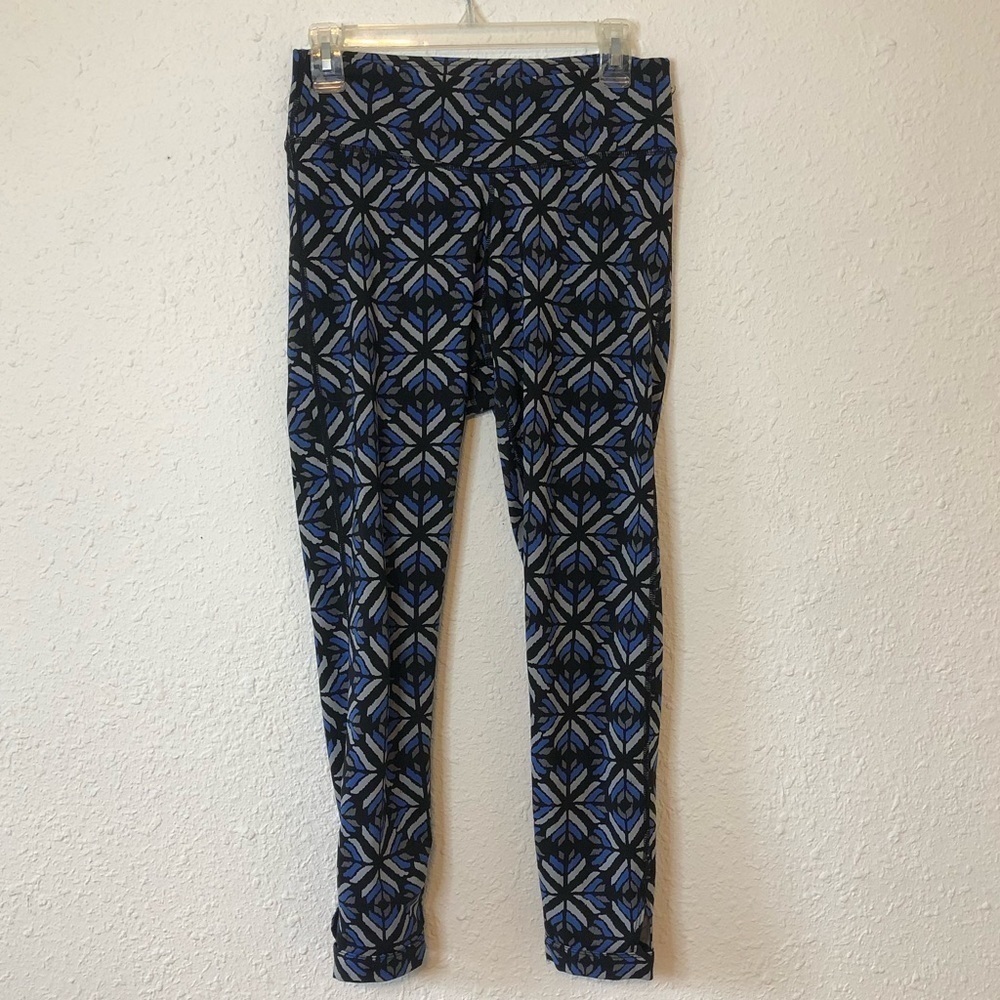 3/$25 🙌🏼 Aerie Ikat Diamond Pattern Leggings Medium - Picture 2 of 6